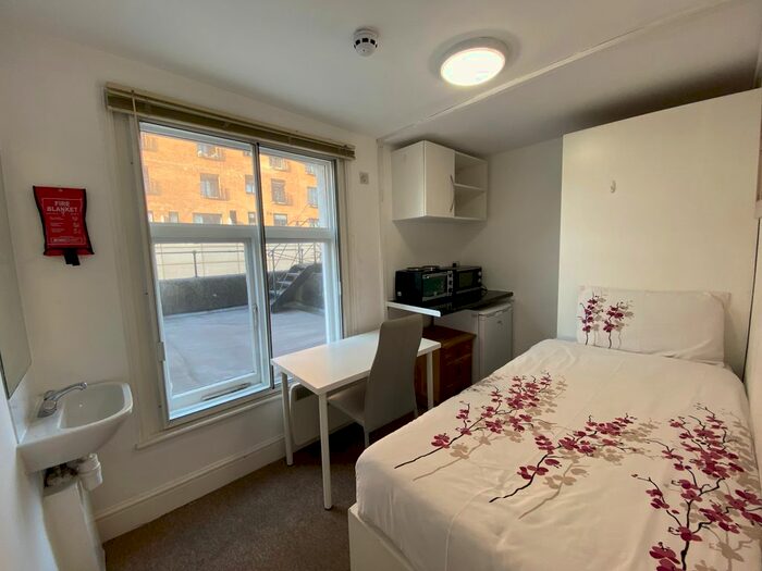 Studio To Rent In Cromwell Road, London, SW7