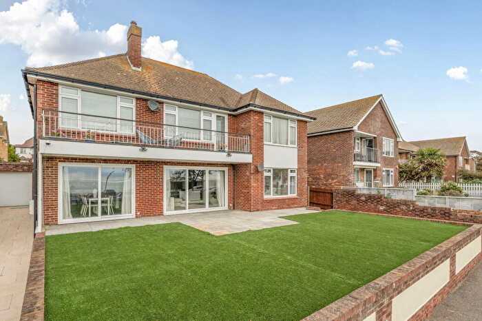 2 Bedroom Apartment For Sale In Royal Esplanade, Ramsgate, CT11