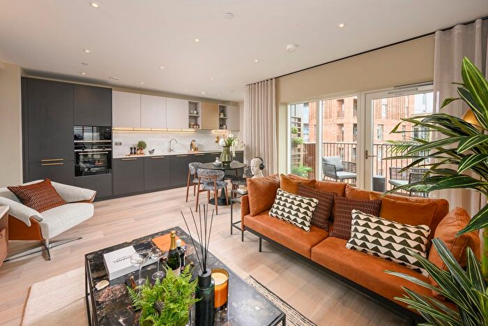 2 Bedroom Flat For Sale In Mary Neuner Road, London, N8