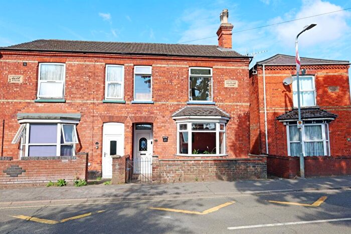 4 Bedroom Semi-Detached House For Sale In Carlton Road, PE21