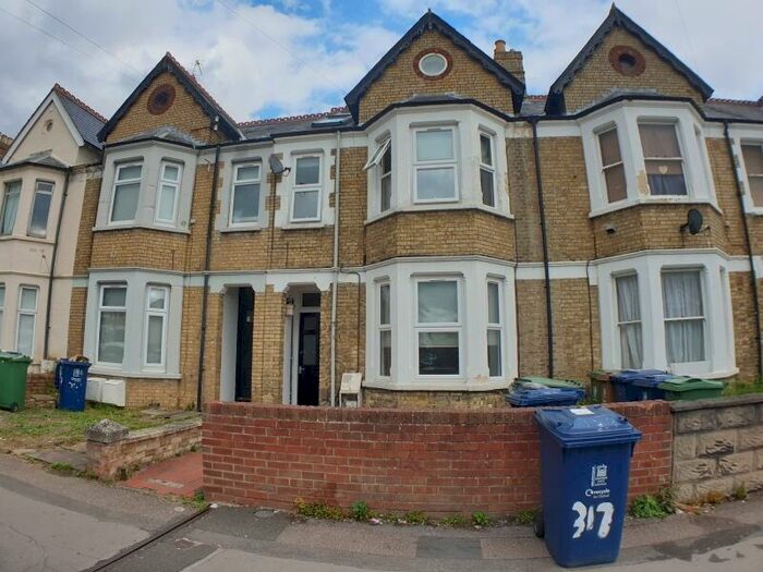 9 Bedroom Terraced House To Rent In Cowley Road **Available In August **, OX4