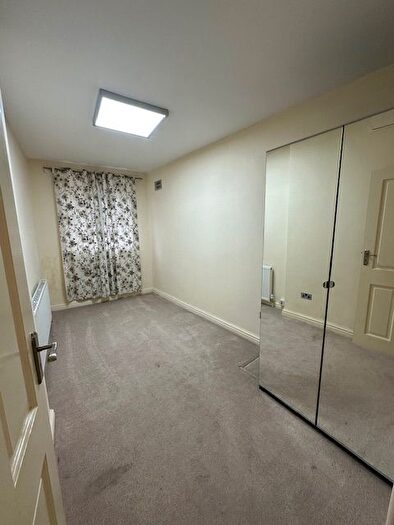 5 Bedroom Semi-Detached House To Rent In Dickenson Road, Manchester, M14
