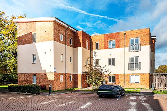 1 Bedroom Flat For Sale In Thornton Close, Leatherhead, Surrey, KT22