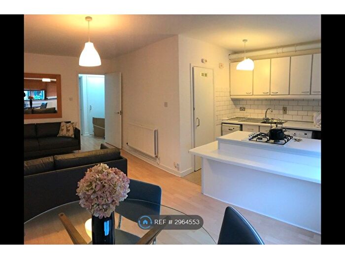 1 Bedroom Flat To Rent In Brownlow Mews, London, WC1N