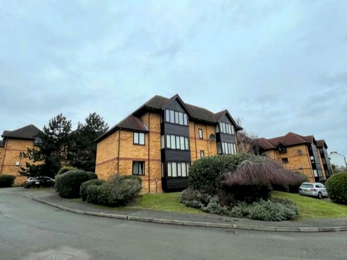 2 Bedroom Apartment To Rent In Linwood Close, Camberwell, SE5