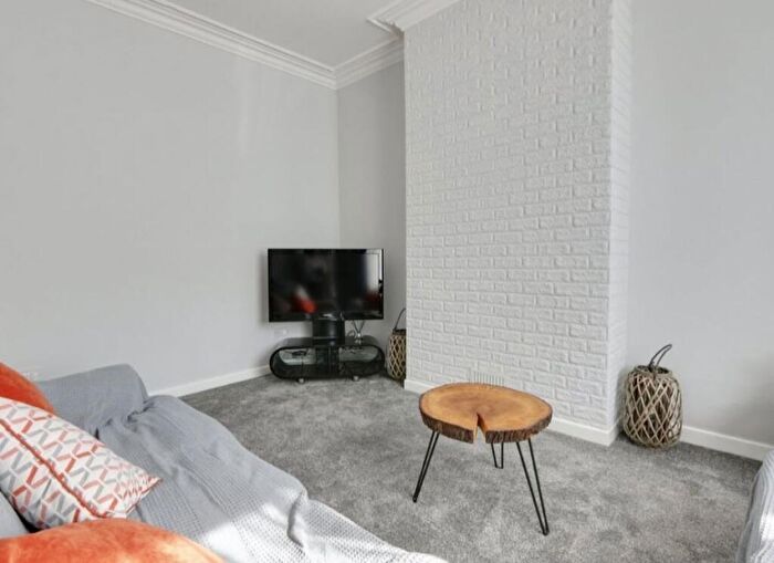 3 Bedroom Terraced House To Rent In Newland Avenue, Hull, HU5