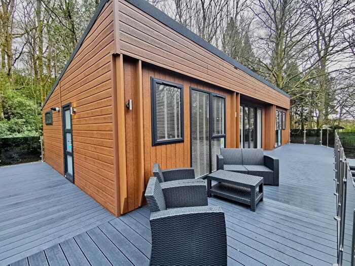 3 Bedroom Park Home For Sale In Ambleside Road, Troutbeck Bridge, Windermere, LA23