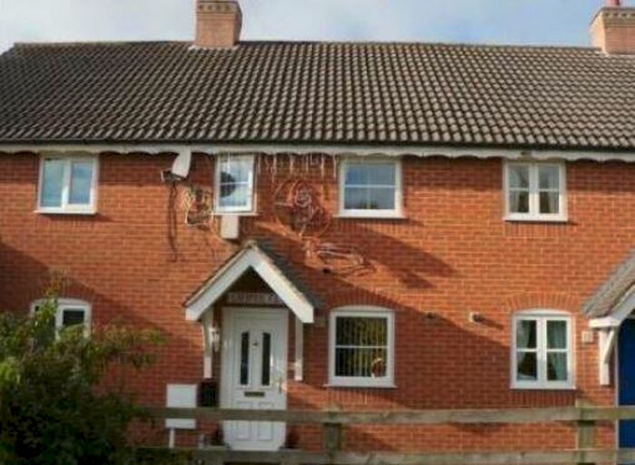 2 Bedroom Terraced House To Rent In Castle Mount, Brackley, NN13