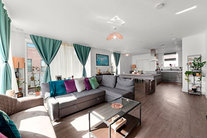 2 Bedroom Flat For Sale In West Parkside, Greenwich Peninsula, SE10