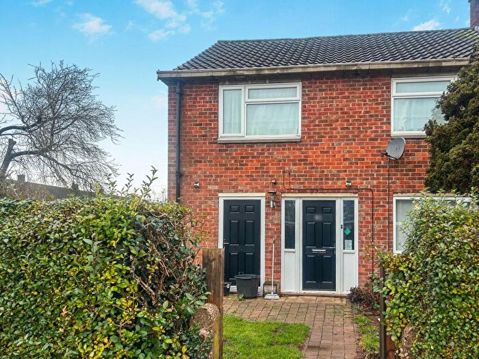 3 Bedroom Semi Detached House For Sale In Wheatgrass Road, Chilwell, NG9