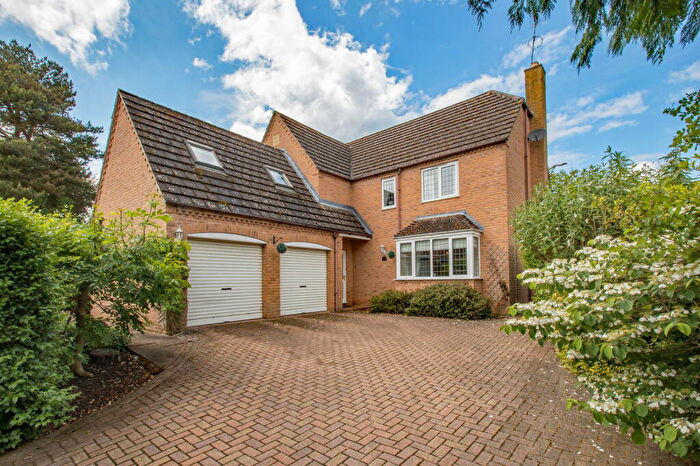 5 Bedroom Detached House For Sale In Willow Lane, Stanion, Kettering, Northamptonshire, NN14