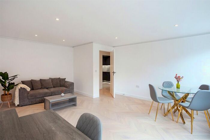 2 Bedroom Flat To Rent In Pelham House, Great Peter Street, London, SW1P