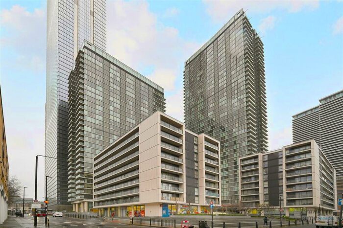 1 Bedroom Apartment To Rent In The Landmark, Canary Wharf, London, E14