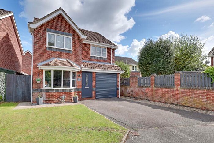 4 Bedroom Detached House For Sale In The Willows, Denmead, PO7
