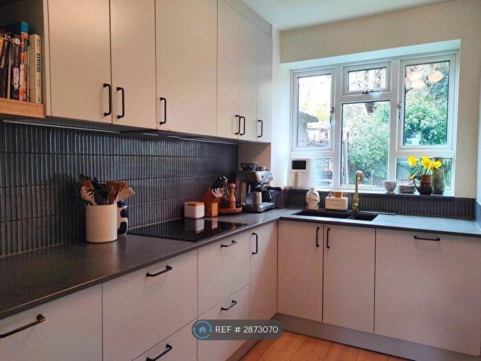 3 Bedroom Maisonette To Rent In Stanyhurst, London, SE23