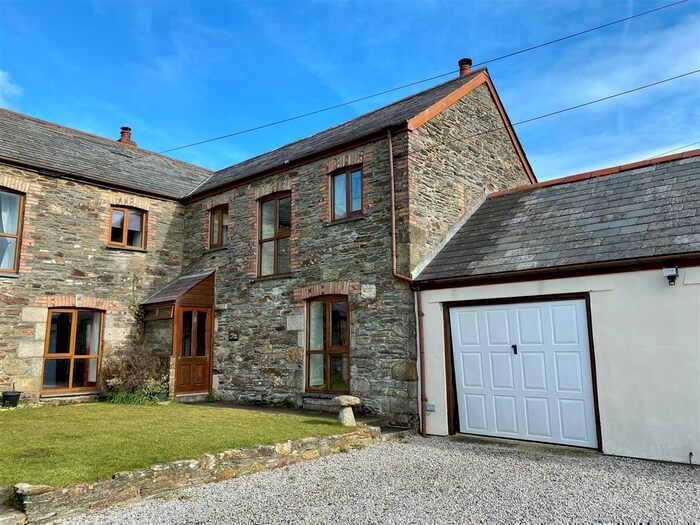 3 Bedroom Semi-Detached House To Rent In Newquay, TR8