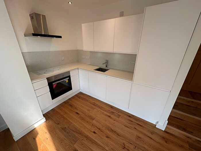 1 Bedroom Flat To Rent In Barnfield, Wood Road, Manchester, M16