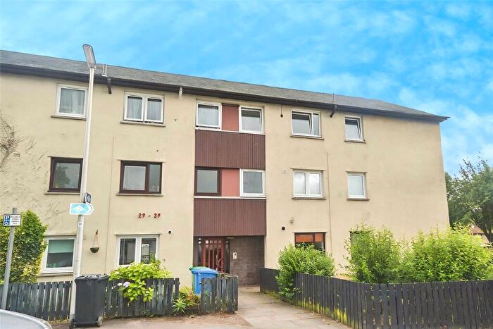 2 Bedroom Flat To Rent In Russell Drive, Glenrothes, Fife, KY7