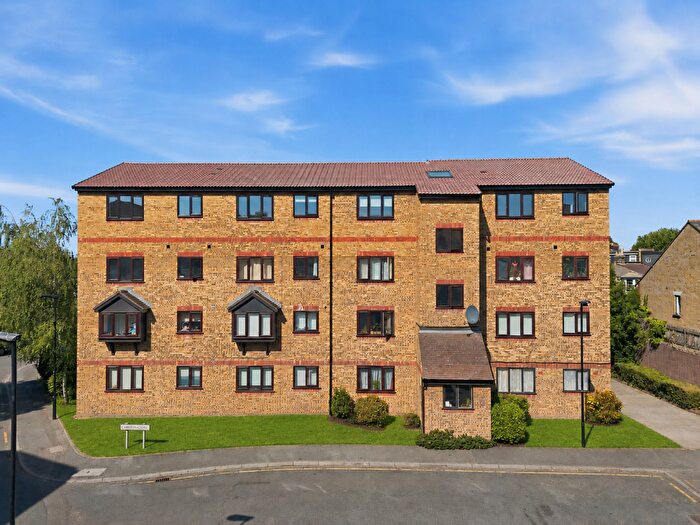 1 Bedroom Flat To Rent In Pankhurst Court, Caradon Close, Leytonstone, E11