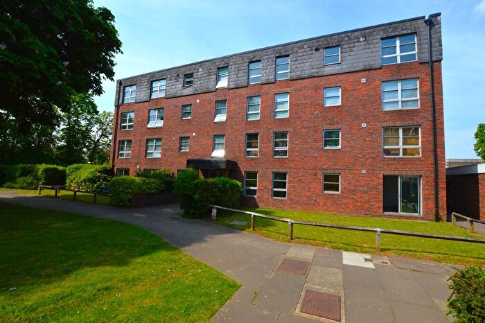 2 Bedroom Flat For Sale In Marlowe Gardens, Eltham, SE9