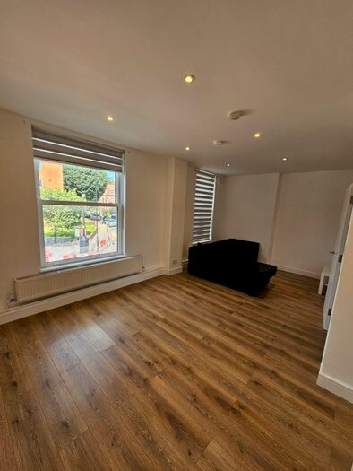 Studio To Rent In Albion Road, London, N16