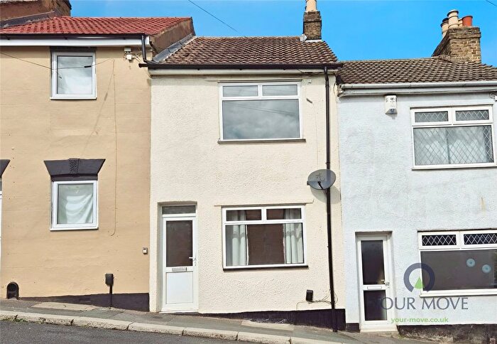 3 Bedroom Terraced House For Sale In Otway Street, Chatham, Kent, ME4