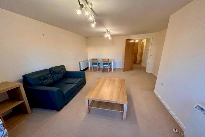 1 Bedroom Flat To Rent In Ffordd Garthorne, Cardiff, CF10