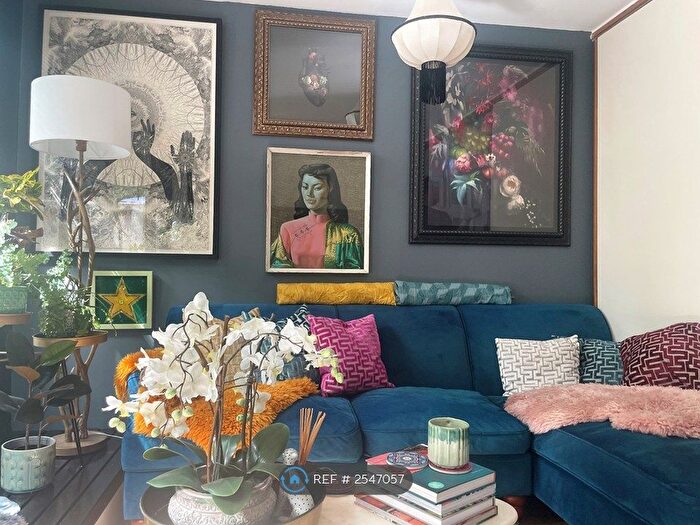 2 Bedroom Flat To Rent In Rowley Way, London, NW8