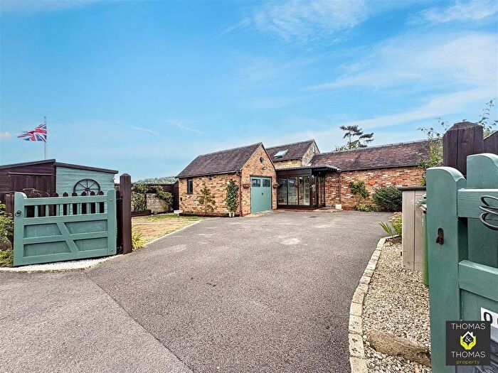 3 Bedroom Barn Conversion For Sale In Stroud Road, Brookthorpe, GL4