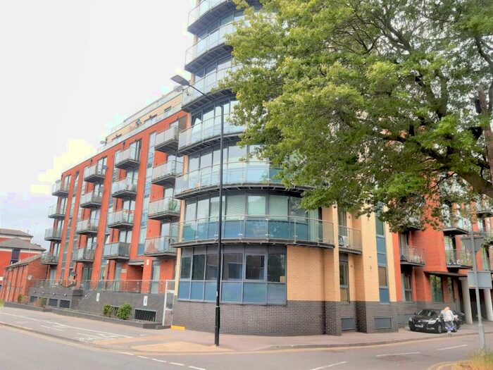 1 Bedroom Flat For Sale In Bath Road, Slough, SL1