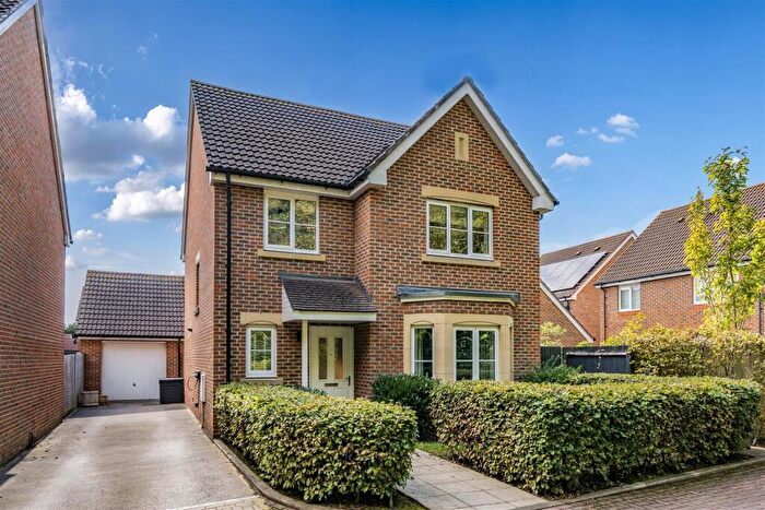 4 Bedroom Detached House For Sale In Jerram Place, Sarisbury Green, Southampton, SO31