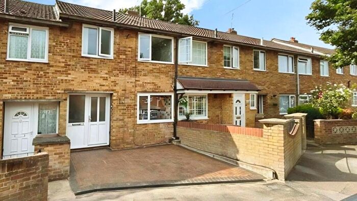 2 Bedroom Terraced House For Sale In Gorse Avenue, Chatham, ME5