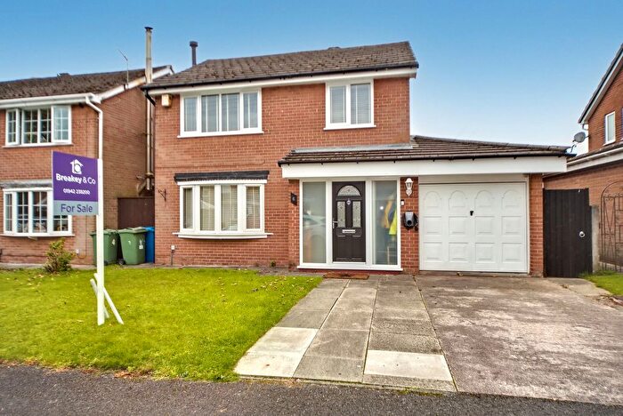 3 Bedroom Detached House For Sale In St. Matthews Close, Wigan, WN3
