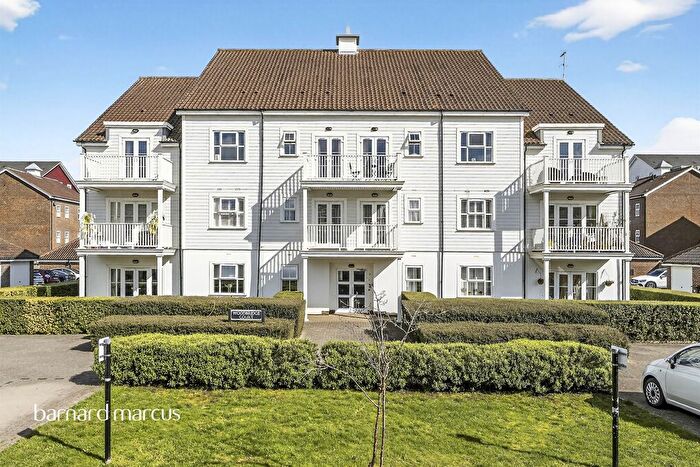 1 Bedroom Flat For Sale In Beaumont Drive, Worcester Park, KT4