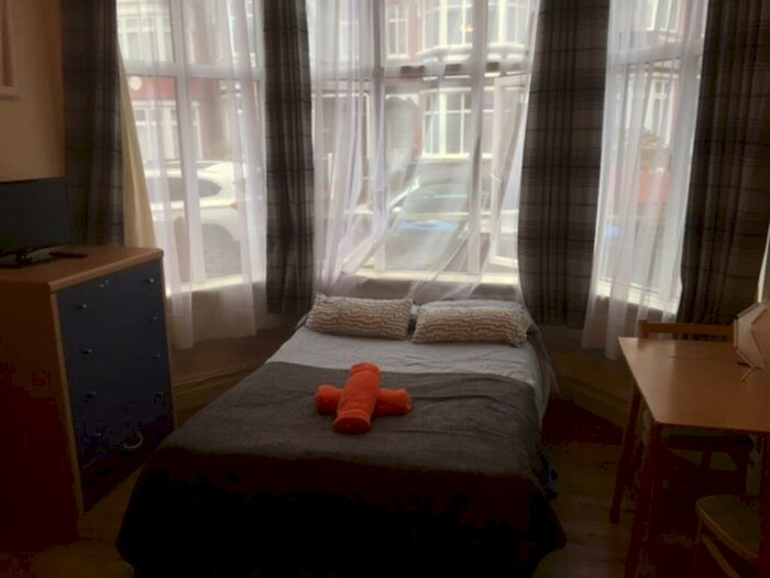 Studio To Rent In James Avenue, NW2