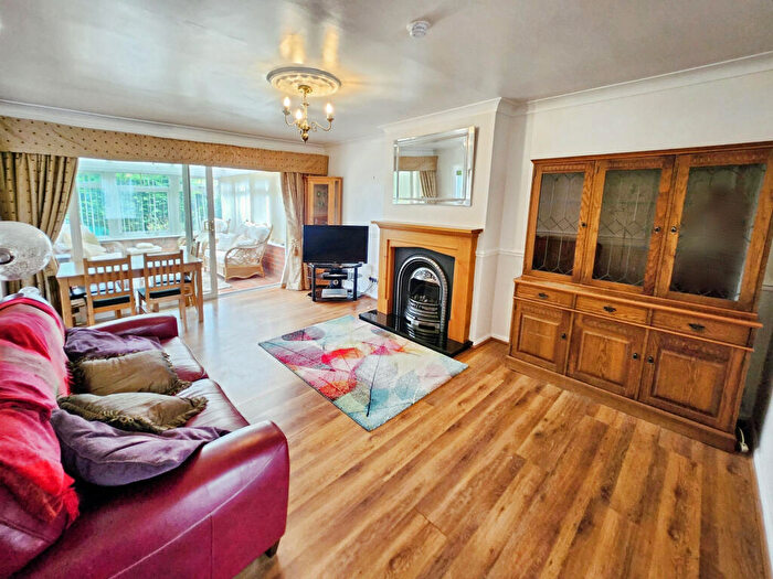 2 Bedroom Bungalow For Sale In Hales Park, Bewdley, DY12