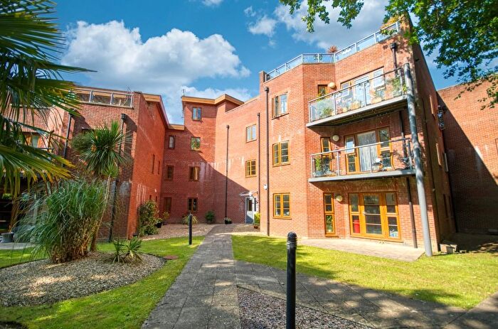 3 Bedroom Flat For Sale In Botley Road, West End, Southampton, SO30