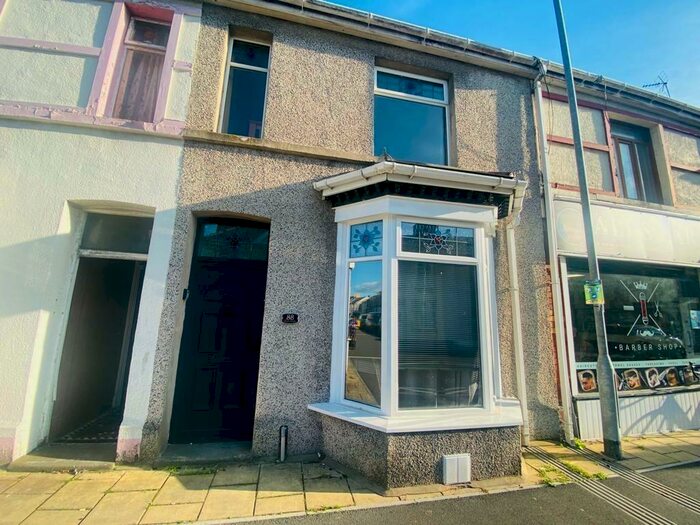 4 Bedroom House To Rent In New Road, Porthcawl, CF36