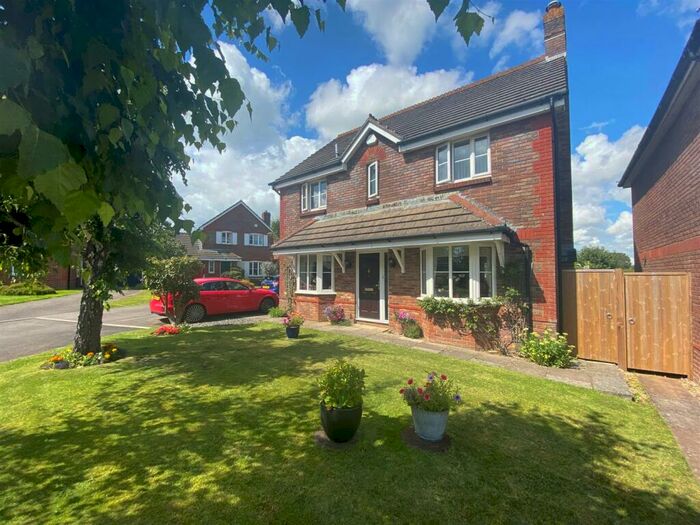 3 Bedroom Detached House For Sale In Hollis Way, Yeovil, BA22