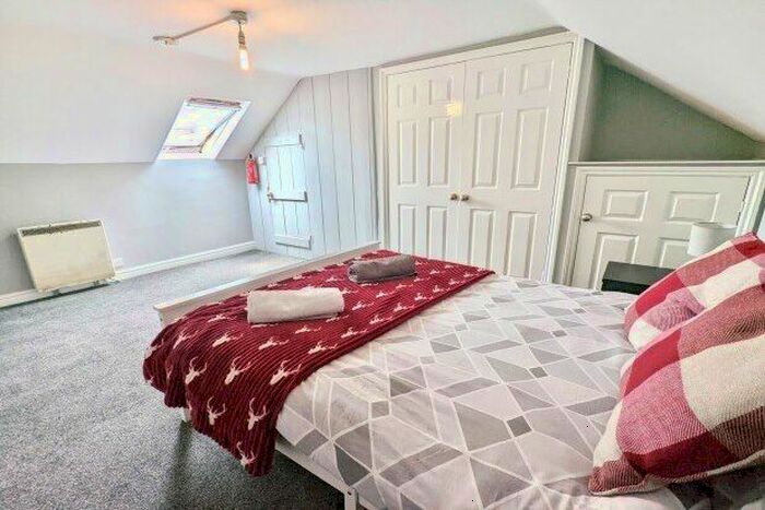 3 Bedroom Flat To Rent In Osborne Road, Southsea, PO5