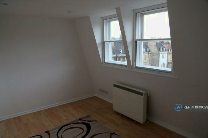 1 Bedroom Flat To Rent In Fountain Buildings, Bath, BA1