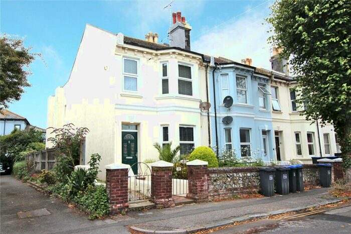 2 Bedroom Apartment To Rent In Ashdown Road, Worthing, West Sussex, BN11