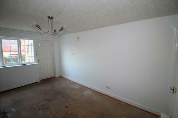1 Bedroom Flat For Sale In Greenacres Close, Crawcrook Ryton, NE40