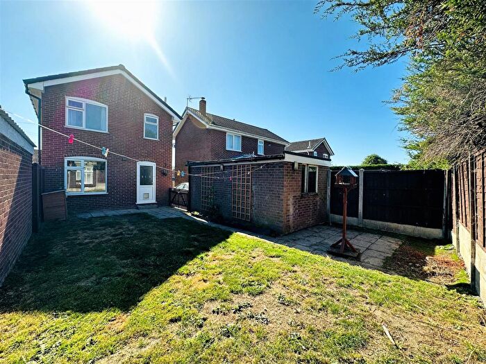 3 Bedroom Detached House For Sale In Plantation Drive, Barlby, Selby, YO8