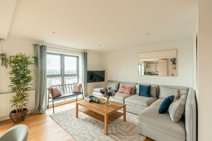 2 Bedroom Apartment For Sale In Upper Belgrave Road, Clifton, Bristol, BS8
