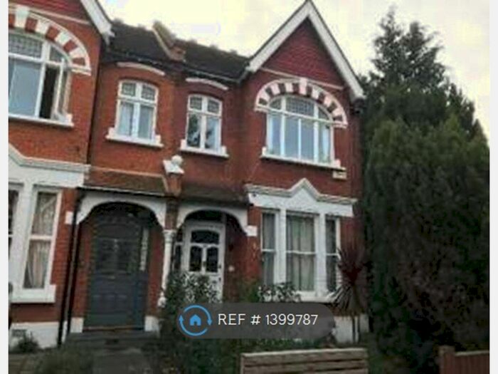 5 Bedroom Semi-Detached House To Rent In Turney Road, London, SE21