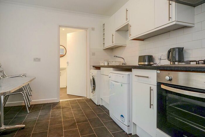 1 Bedroom Flat To Rent In Headland Park, Plymouth, PL4