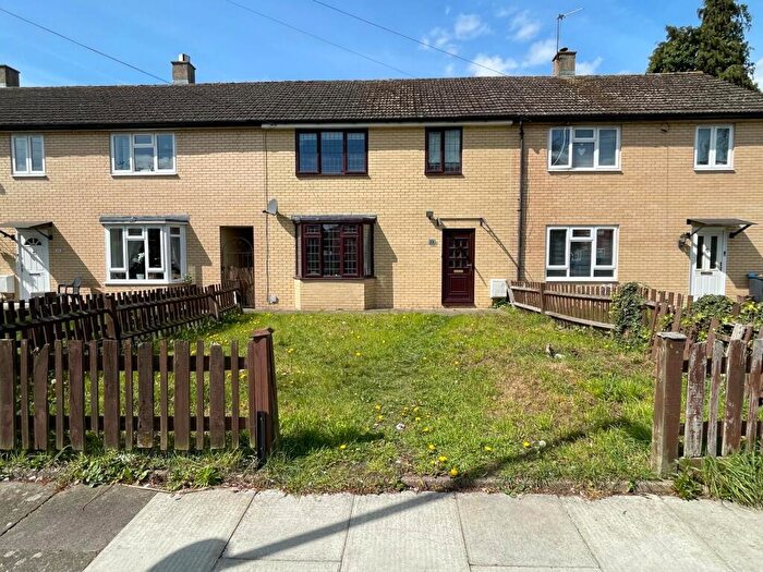 3 Bedroom Terraced House For Sale In Chestnut Grove, Mitcham, CR4