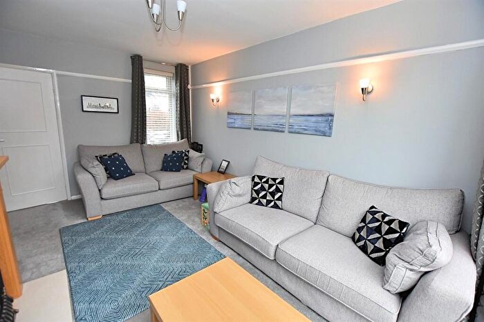 3 Bedroom Semi-Detached House For Sale In Northway, Holmes Chapel, CW4