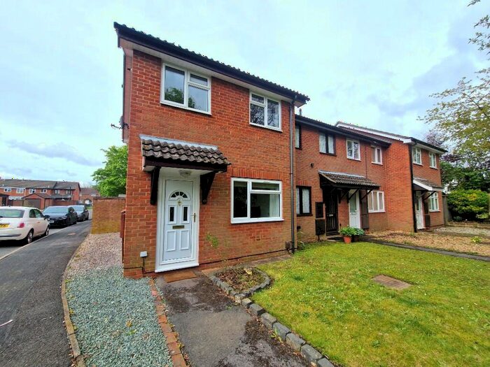 2 Bedroom End Of Terrace House To Rent In Friars Croft, Netley, SO31